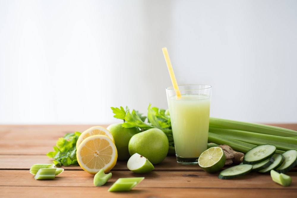 Healthy non-alcoholic beverages with botanical flavors 